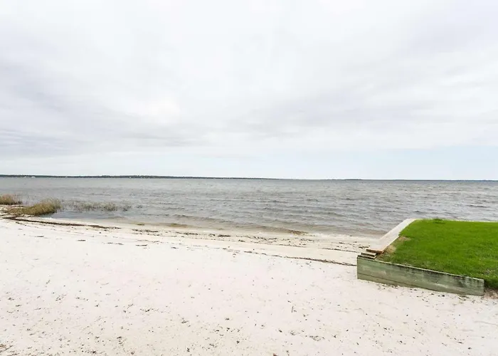 Holiday home 16038 Innerarity Pt Rd *