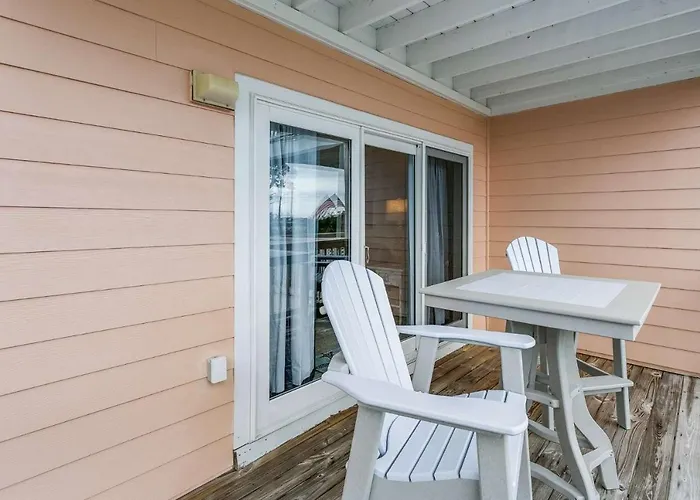 16038 Innerarity Pt Rd Holiday home