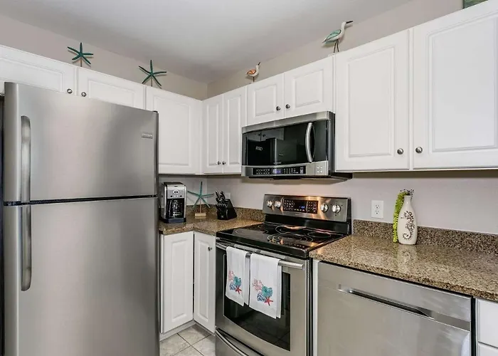 16038 Innerarity Pt Rd Holiday home *