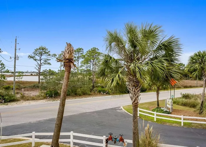 Holiday home 16038 Innerarity Pt Rd *
