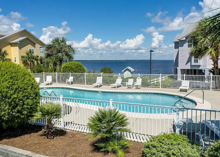 Holiday home 16038 Innerarity Pt Rd