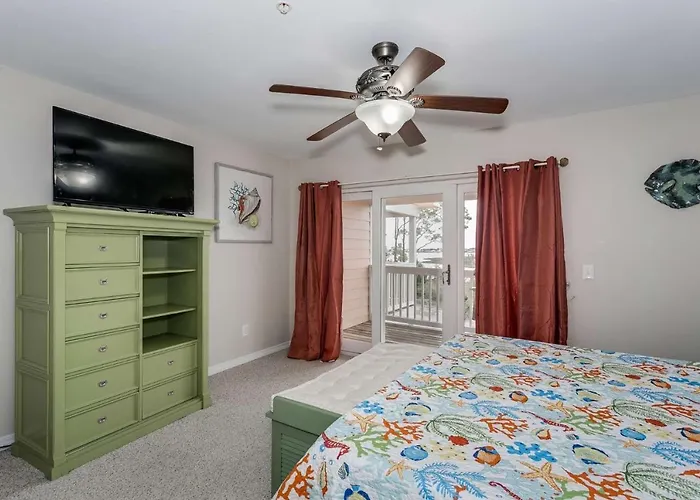 16038 Innerarity Pt Rd * Pensacola
