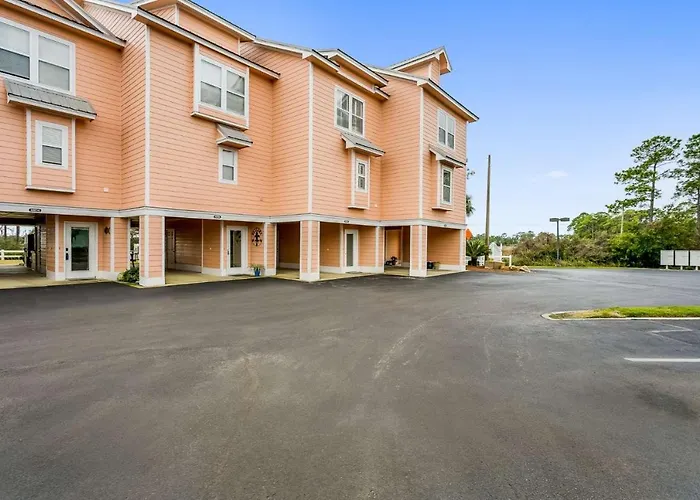 16038 Innerarity Pt Rd Holiday home *