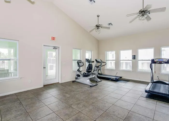 16038 Innerarity Pt Rd Holiday home